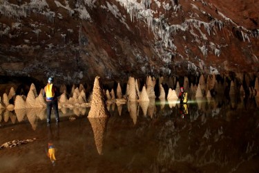 Son-Doong-Cave-Vietnam-Tour